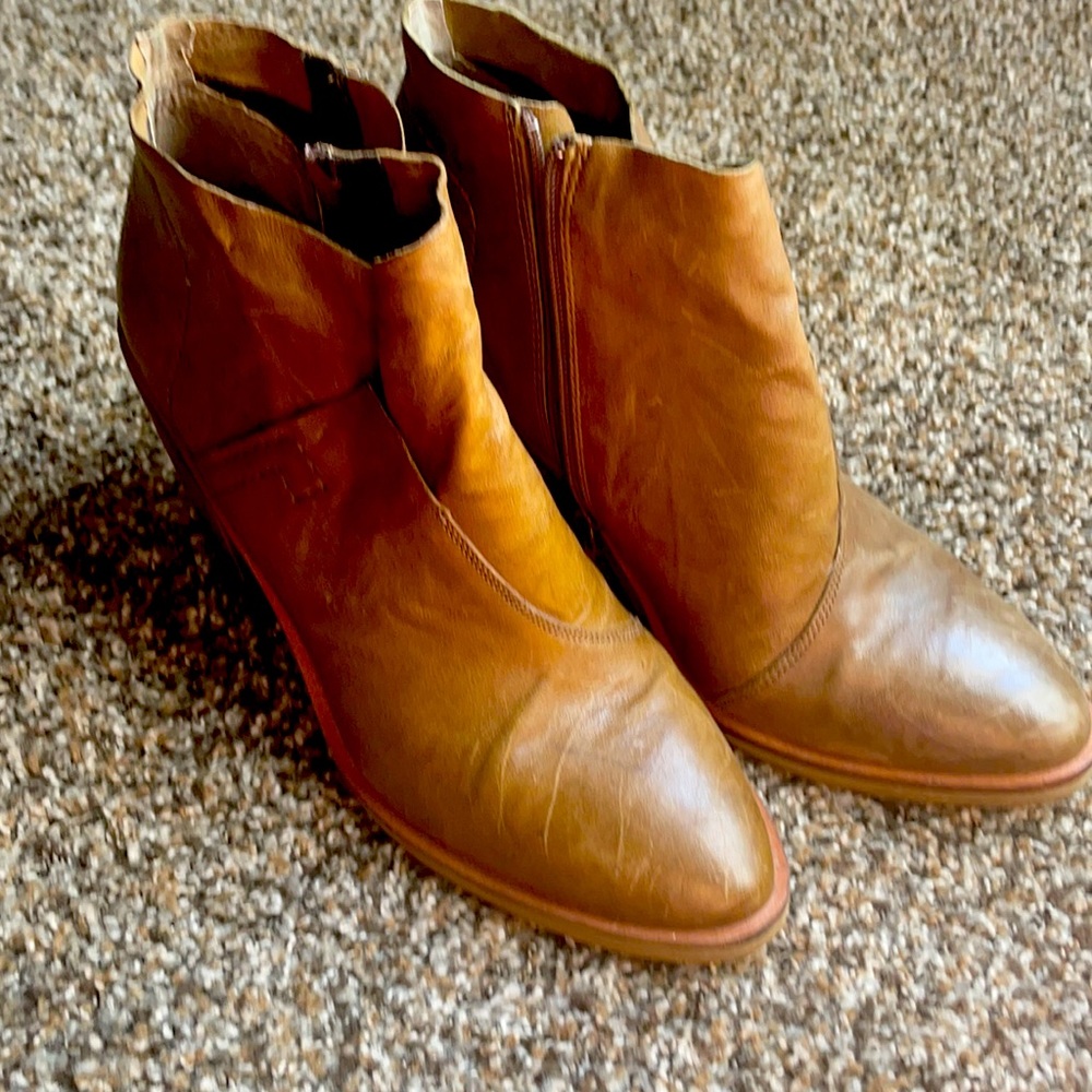KDB SUPER SOFT LEATHER ANKLE BOOTS